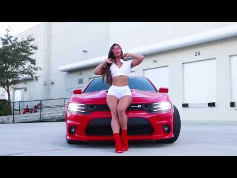 KELSI MONROE x MUSCLE CARS