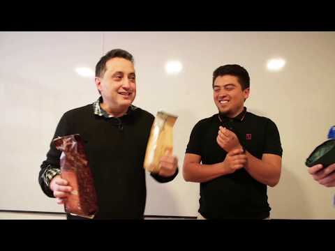 preparando café con los coffee sommeliers de De La Trocha Coffee | Andrés López