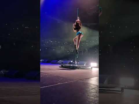 Justapaigey Pole dancing on stage with Snoop Dogg Ovo Glasgow 2023