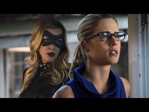 Arrow - Emily Bett Rickards and Katie Cassidy Talk Felicity and Laurel