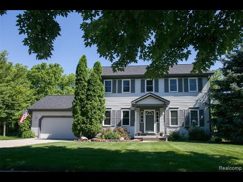 340 Valleyview Dr, Fenton, MI home video tour