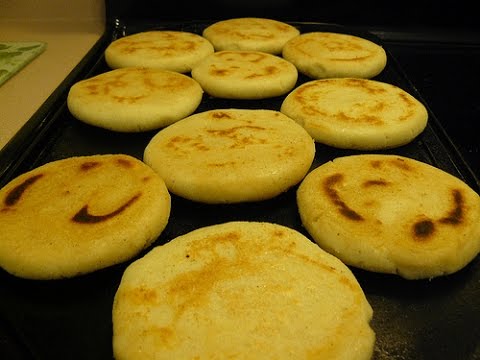 Video: Skillnaden Mellan Colombianska Och Venezuelanska Arepas