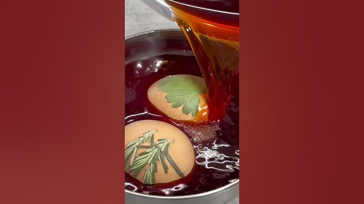 Farbanje jaja prirodnim bojama 🥚 #shorts #short #shortvideo #youtubeshorts #ytshorts #yt #like