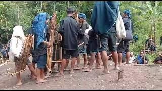 ksnian angklung baduy di acara ngasek tw nanem padi