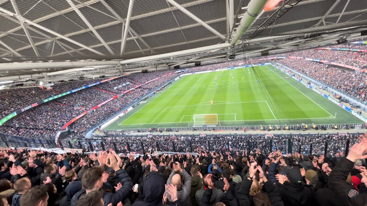 You'll Never Walk Alone voor Thijs Slegers : Feyenoord-PSV : 05/02/2023