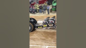 #tractor #tractorpulling #fypシ #pulling #shorts #modified #methanol #fyp #farmequipment #tractorpull