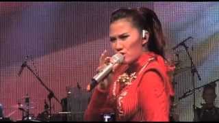 NICKY ASTRIA LIVE CONCERT IN BANDUNG 2013