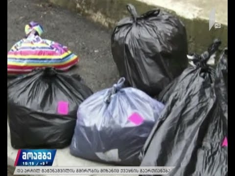 შემოსავლების სამსახურმა ოზურგეთის ბაზარში თუთუნის გამყიდველებს პროდუქცია ჩამოართვა