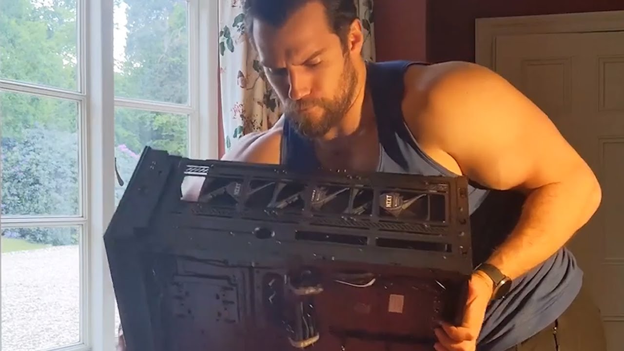 Henry Cavill Video - How To Build A Superman Gaming PC 2020