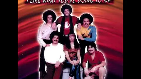 Young And Company - I Like What Youre Doing To Me (12 Inch Version)