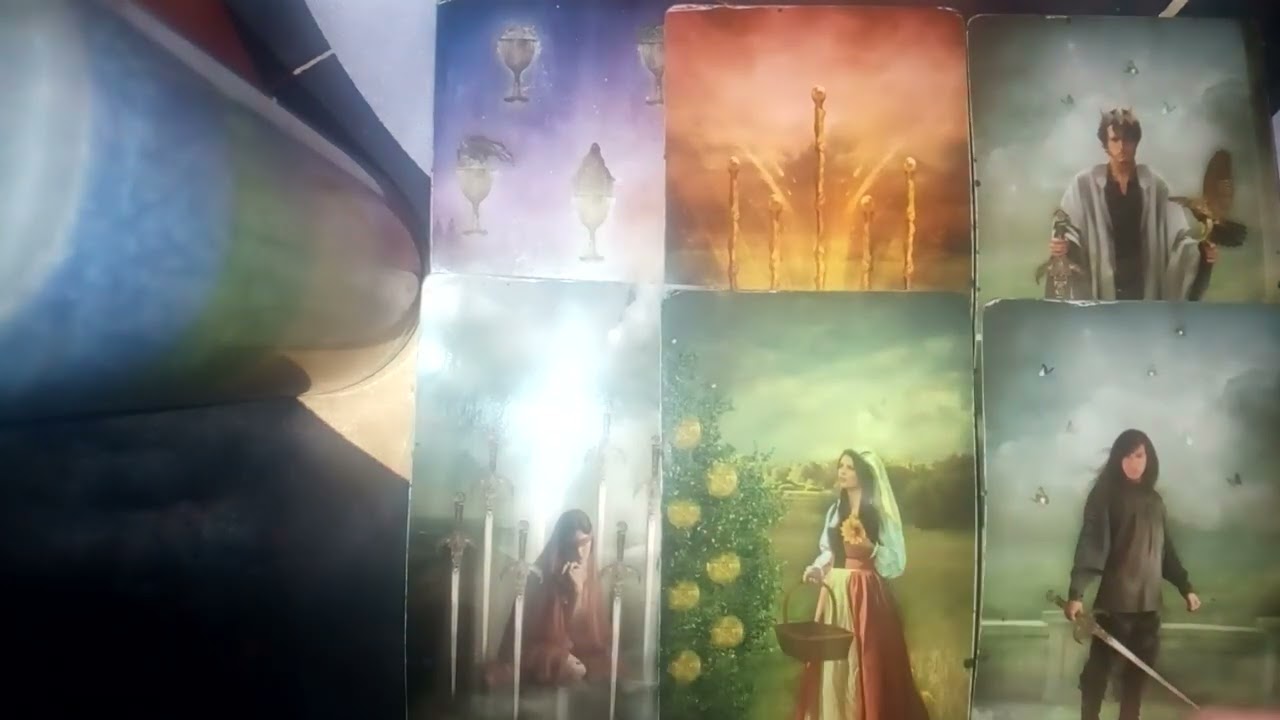 Co k Vám cítí osoba, na kterou si myslíte, a vývoj mezi Vámi tento měsíc ❤️🤔🍀🌈