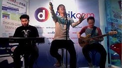 Gadis Genit - VIDI ALDIANO [ #LiveChatkustik @detikforum 01 ]  - Durasi: 4:30. 