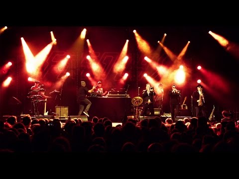   Fat Freddy S Drop 10 Feet Tall Live At Columbiahalle Berlin