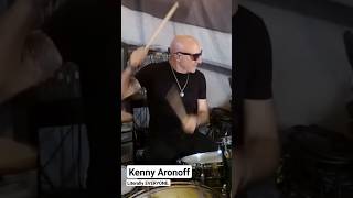 3 DRUM LEGENDS record the same song