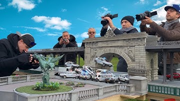 Taxi 2 (2000) Police car Pile Up - Behind the scenes with miniatures