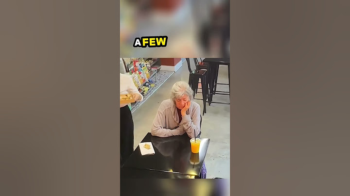 The kind gesture of a waitress restores our faith in humanity🥹❤️#shorts