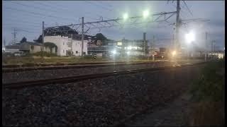 1058列車と82列車JR貨物桃太郎EF210−313押し🍑