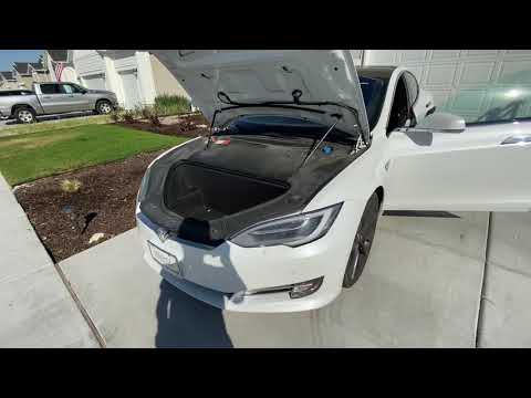 Video: Tesla Transmite Umbrele De Soare Gratuite Proprietarilor De Model X Pentru Parbrizul Panoramic - Electrek