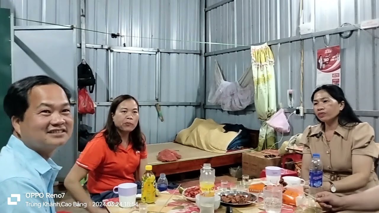 Hoàng Ngọ và Lưu Ngoan hát đối đáp tại pò tấu rất hay. @Mui Triệu Anh TV