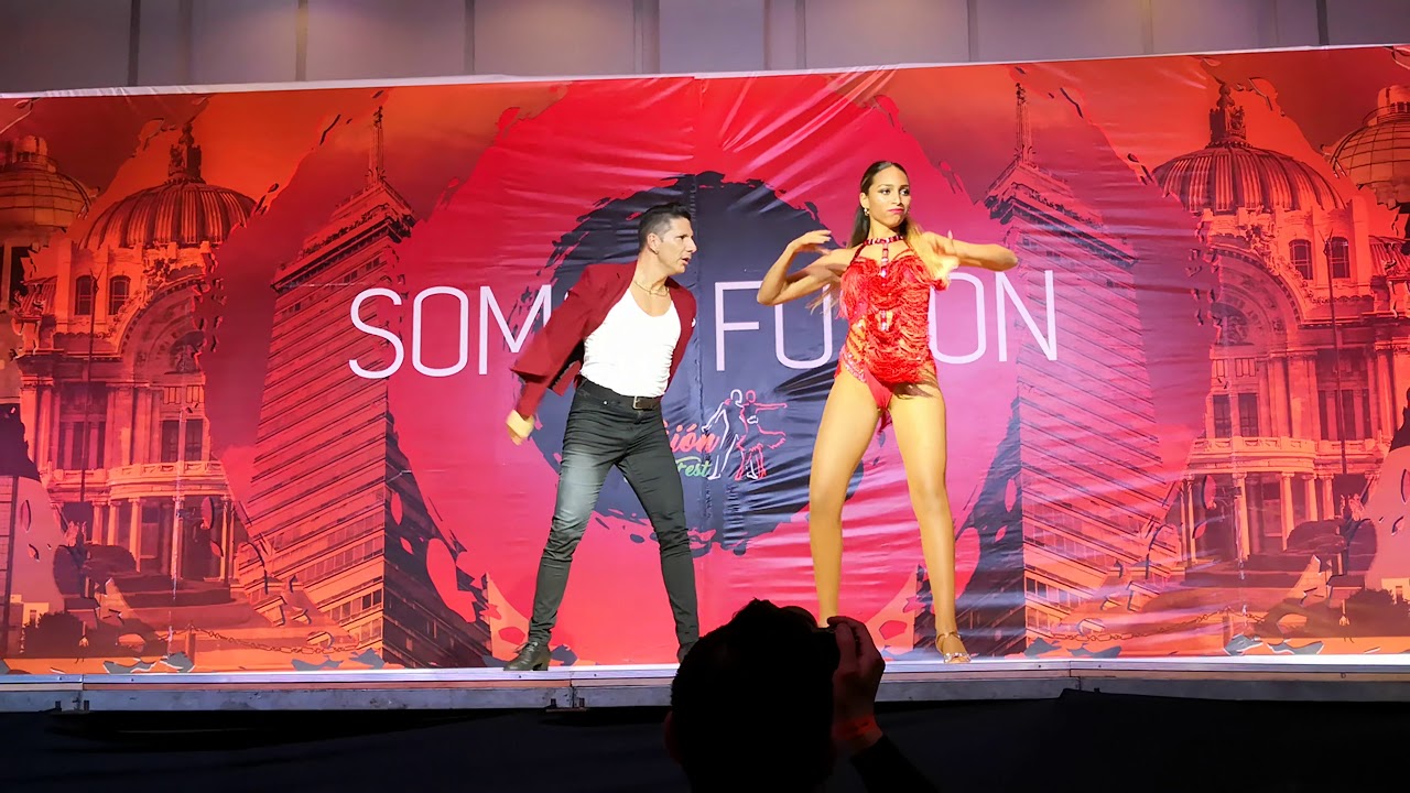 Rodrigo Cortazar y Bersy Cortes show ESTELAR Fusión Salsa Fest 2018