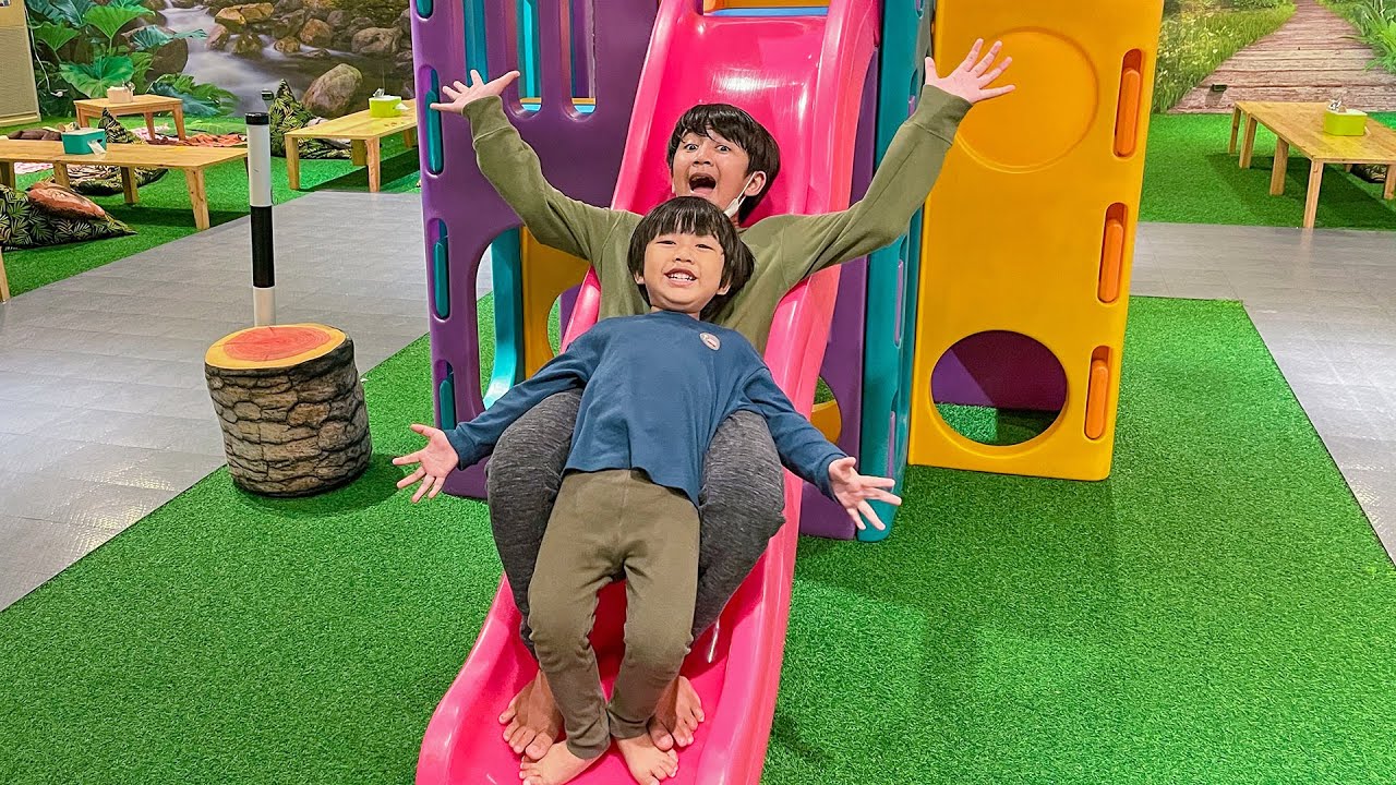 Makan Sambil Bermain di Pillow Park Cafe | Dunia Kyo