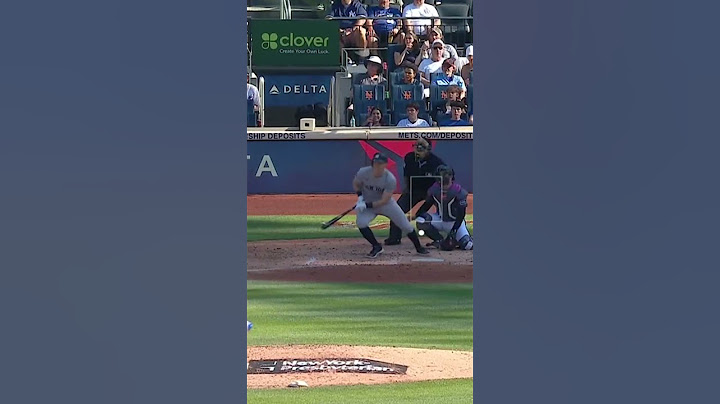 Juan Soto makes the catch at the wall! 🤩