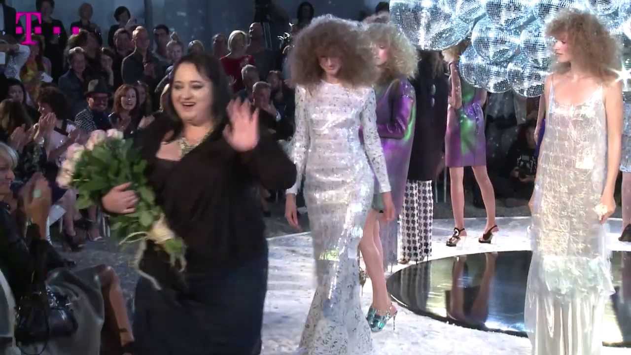Gosia Baczyńska i T-Mobile fashion na Paris Fashion Week t-mobile support