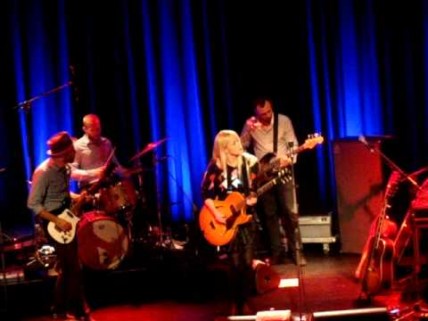 Tina Dico live in Oldenburg - London - Goldhawk Road.MPG