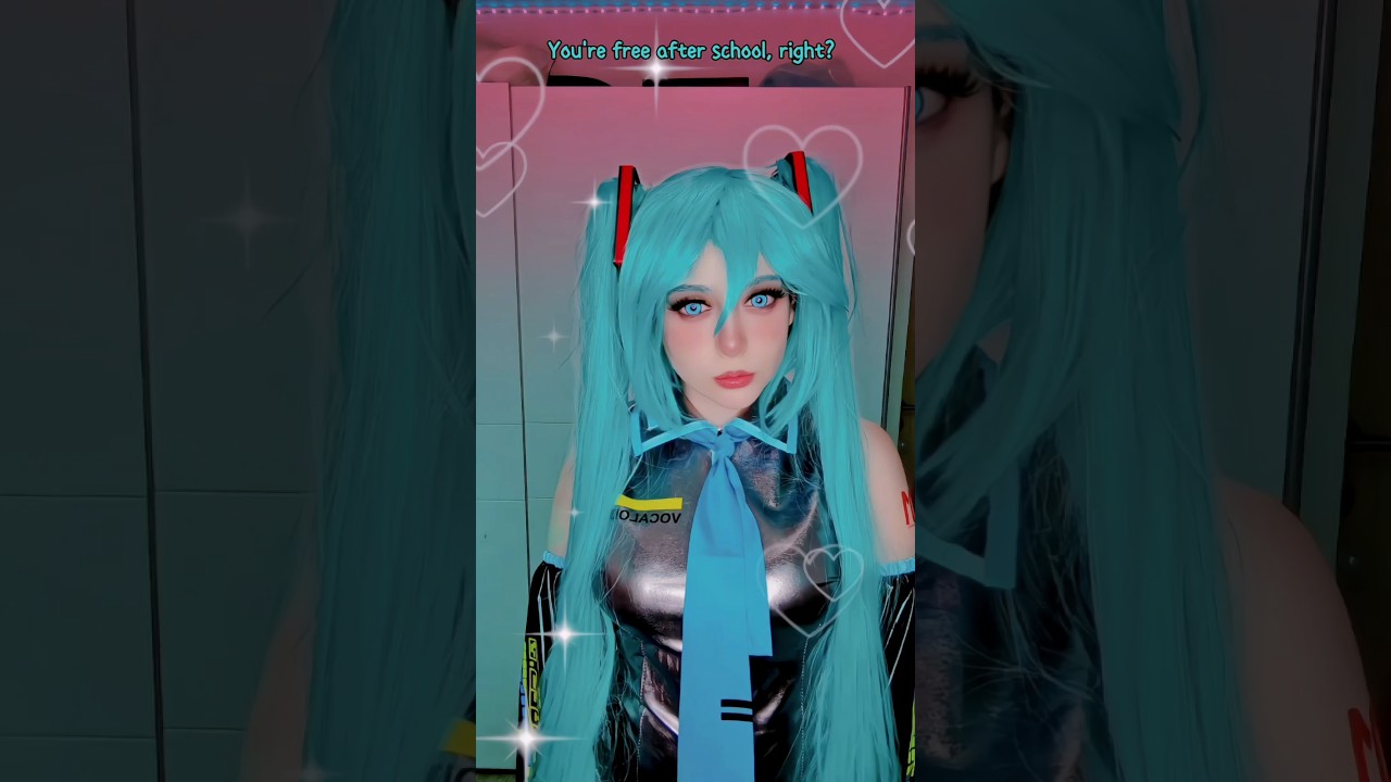 Going to confess on Valentine's day | Hatsune Miku #cosplay #hatsunemiku #shorts