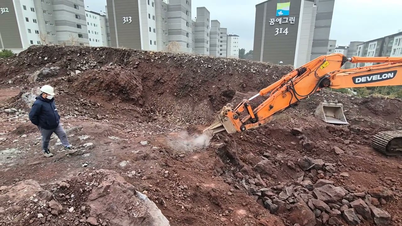 친환경 건설신기술 암반을 한번에 3m이상 뚫고 팽창하는 몰탈을 주입하면 소음진동없이 발파없이 암반을 파쇄 및 쉽게 바가지로. 굴착하는공법 유석토건주식회사 010-8878-6627 