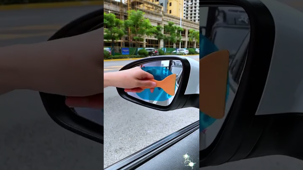 Apply a rainproof film to your car on rainy days to solve the problem 