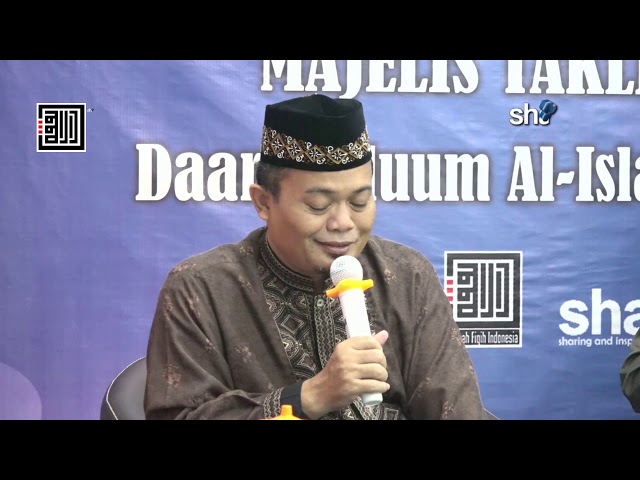 Apakah Benar Dzikir Berjamaah Tidak Ada Di Zaman Nabi? - Ustadz Ahmad Sarwat, Lc., MA. class=