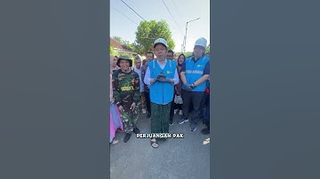 Penanaman Tiang Listrik Pertama di Dusun Bandealit oleh Bupati Jember