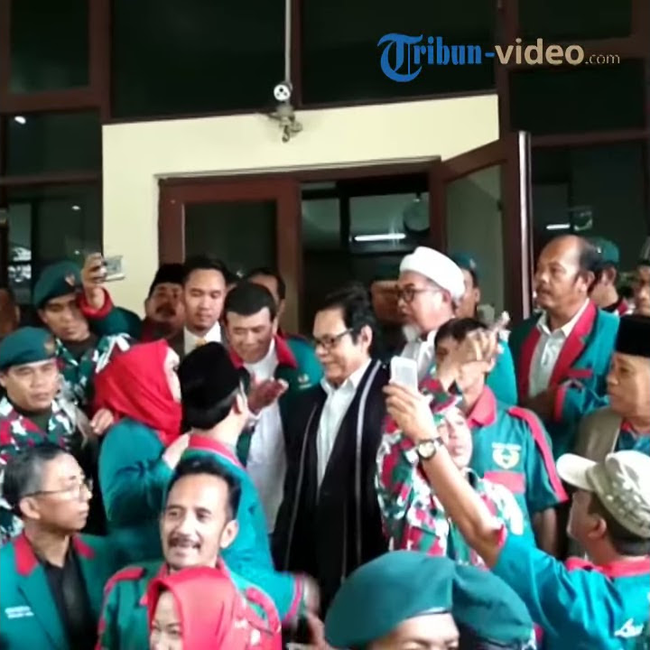 Aksi Rhoma Irama Teriakan Yel-Yel Partai Idaman di Depan PTUN