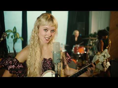 ILUKA - Witch Girls