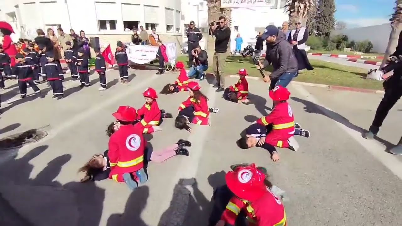 رقصة تعبيرية تكريما لابطال الحماية المدنية بمناسبة اليوم العالمي للحماية