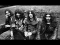 Black Sabbath - Paranoid (lyrics)