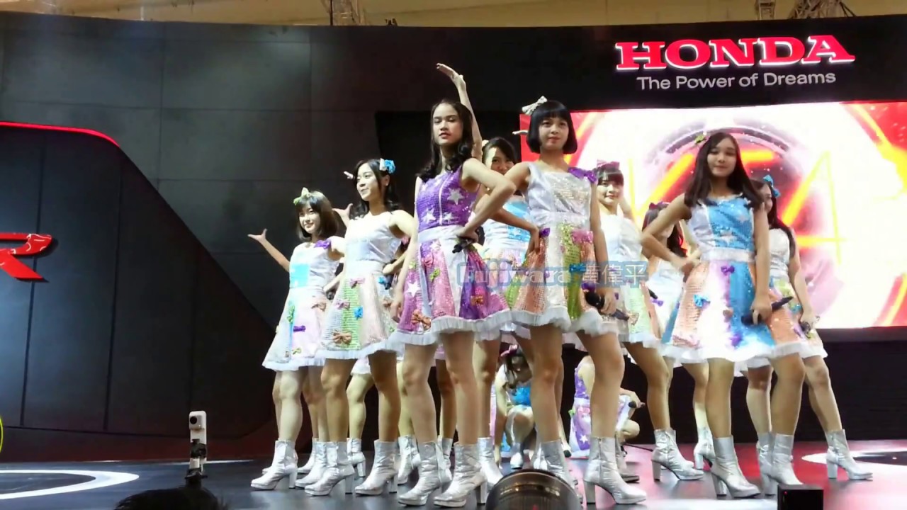 JKT48 - Part 1 @. Booth Honda GIIAS 19/08/17
