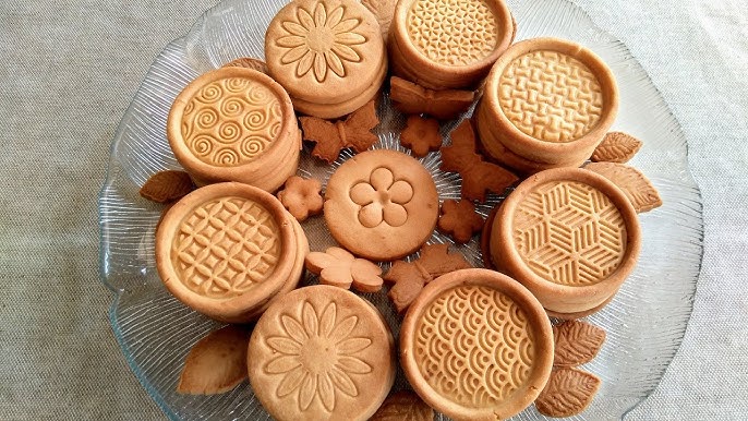 HOW TO MAKE COOKIES USING SILICONE MOLDS, DESSERT NETWORK 