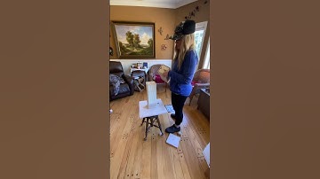 Help your indoor kitty satisfy their scratching instincts with this Cat Scratching Post! 🐾✨ Say good