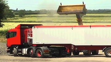 JCB 531-70 Loading lorries