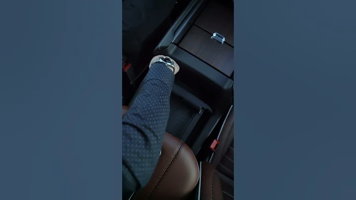 #GMC #Yukon #DenaliUltimate Center Console Demonstration - Jack Carter Chevrolet Buick GMC Calgary