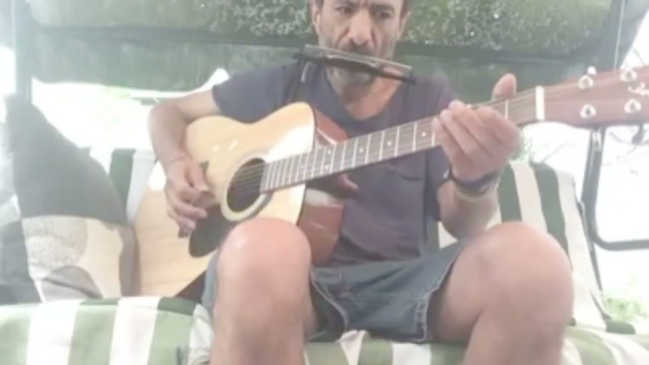 Watch HEROES - David Bowie (versão de Vítor Rua para guitarra e harmónica) on YouTube Watch HEROES - David Bowie (versão de Vítor Rua para guitarra e harmónica) on YouTube