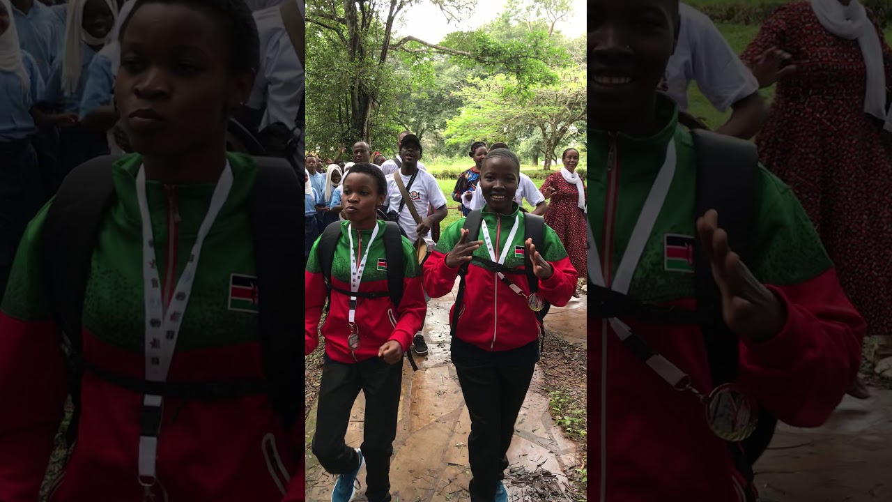Oktober 2019 Kwale Parade for deaf winning medal-girls