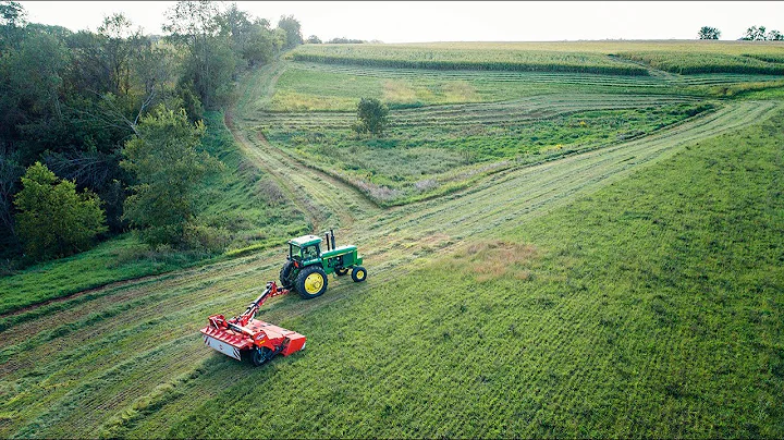 Bryan from KUHN Takes The Wheel - KUHN 4061 TCD
