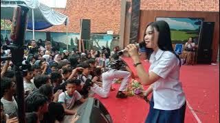 selendang biru smp NEGERI1` BAWEN
