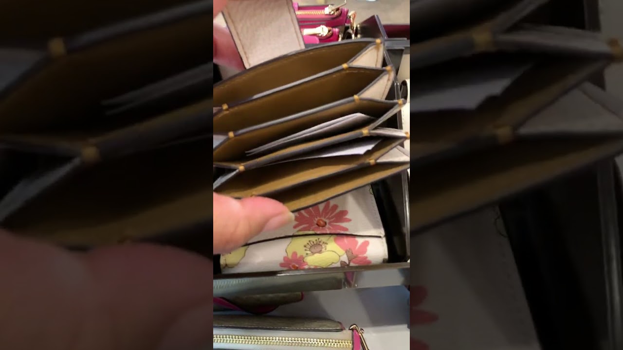 Coach Outlet Accordion Card Case