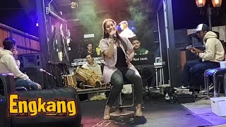 ENGKANG ( Berang na lamunan Mun Penting Dina impian) - GHINA MOJANG Live Angkringan Teh Ita