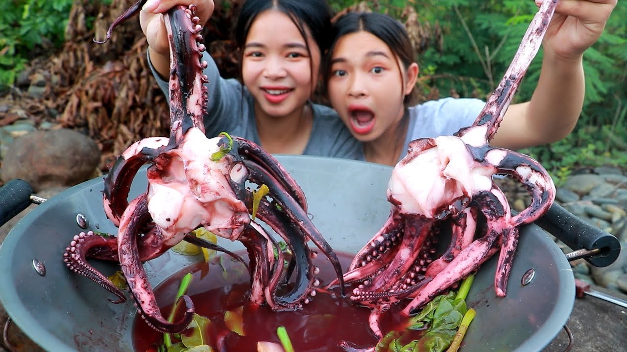 Boil Squid With Coconut Water Recipe At Ou Orndong Commune - YouTube