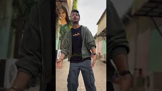 Mugo Ben Kelebek Vi̇shal Gandhi̇